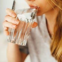 Сколько воды нужно пить в день человеку